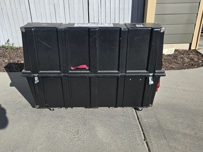 Hard sided wheeled bike travel case