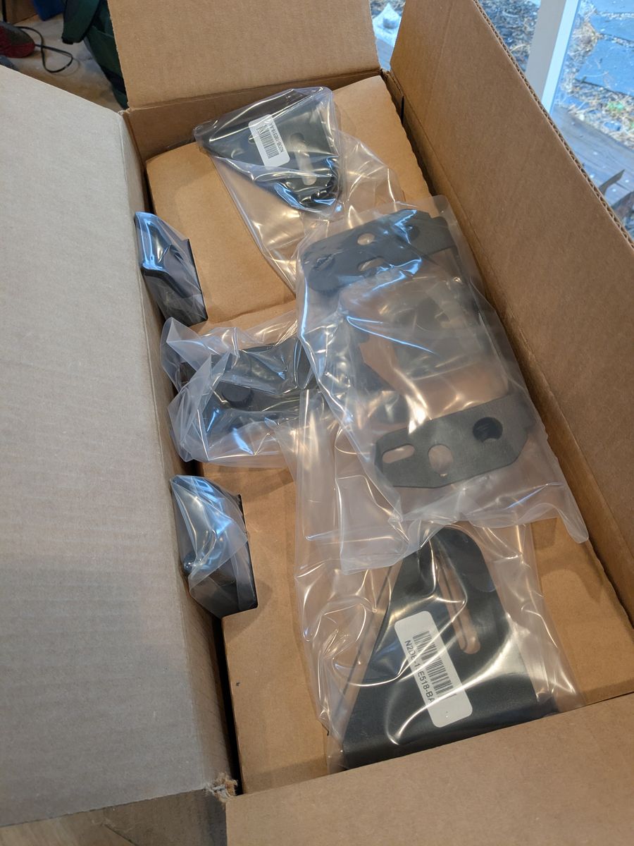 Warn winch Ford Bronco mounting kit/Ford Performance