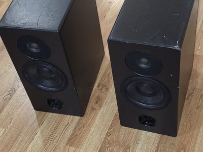 Khite 2002 Talon Audio Technologies Bookshelf Speakers - Black, SNKT020038, Made in USA
$800 OBO MSRP $4,
500