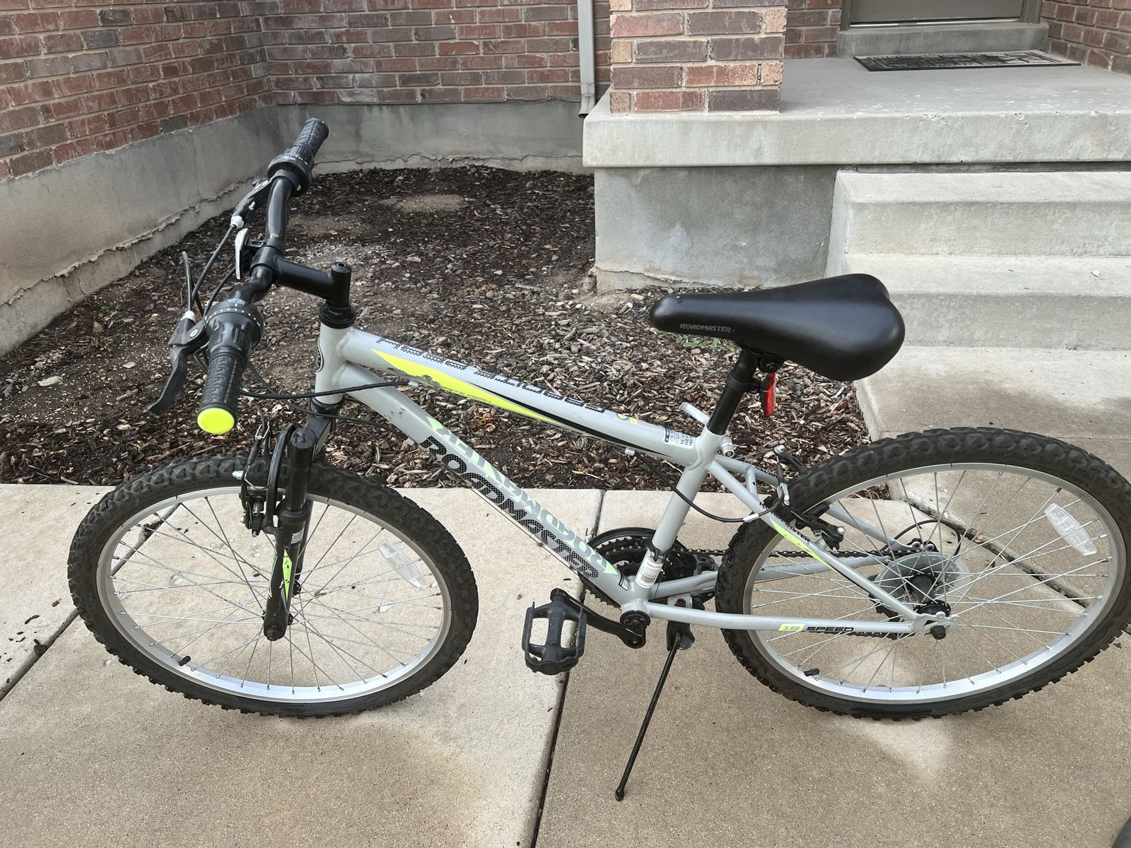 Roadmaster Granite Peak mountain bike.