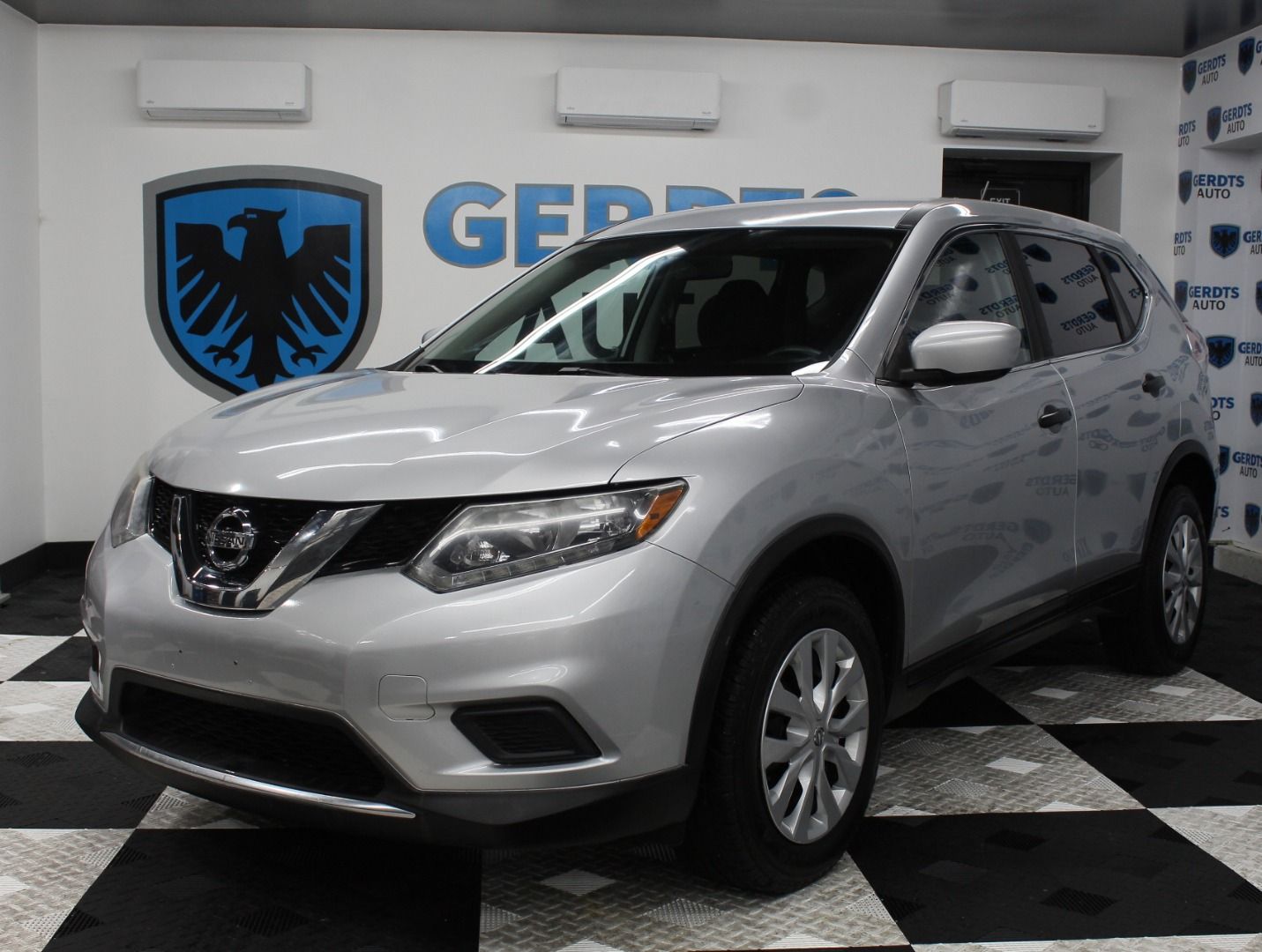 2016 NISSAN ROGUE S