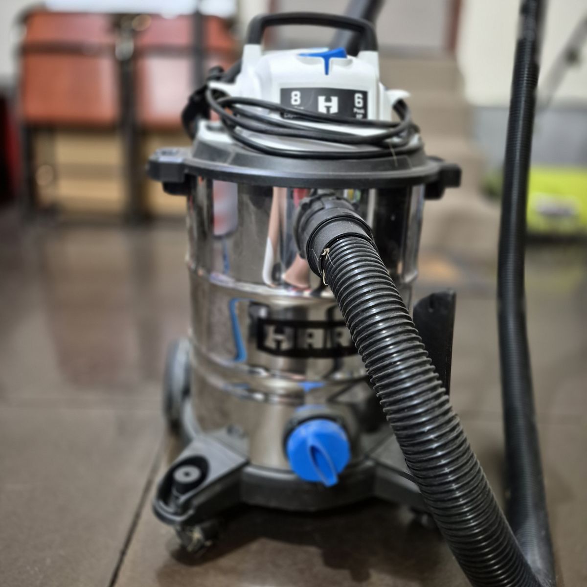 8 gallon Wet/Dry Vacuum