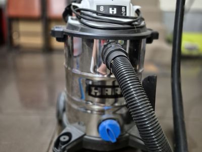8 gallon Wet/Dry Vacuum