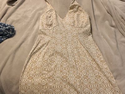 Jones New York Signature Size 10 Halter V-Neck Cream & Tan Patterned Mini Dress