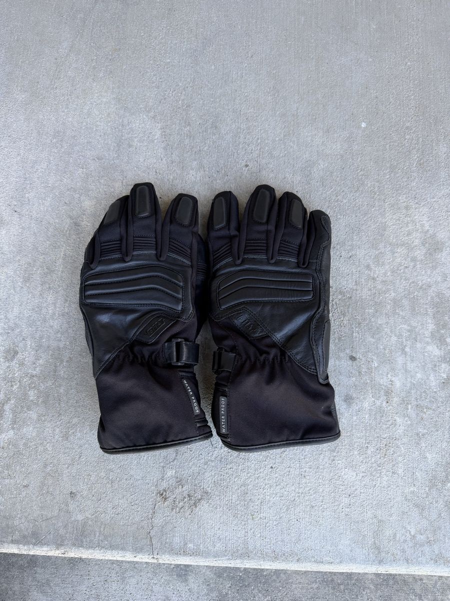 Built brand insulated motorcycle gloves size large