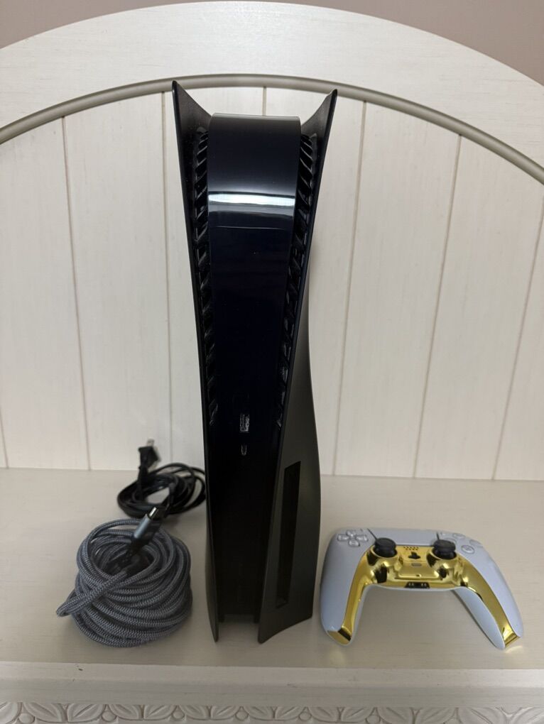 Playstation 5 Black And Gold