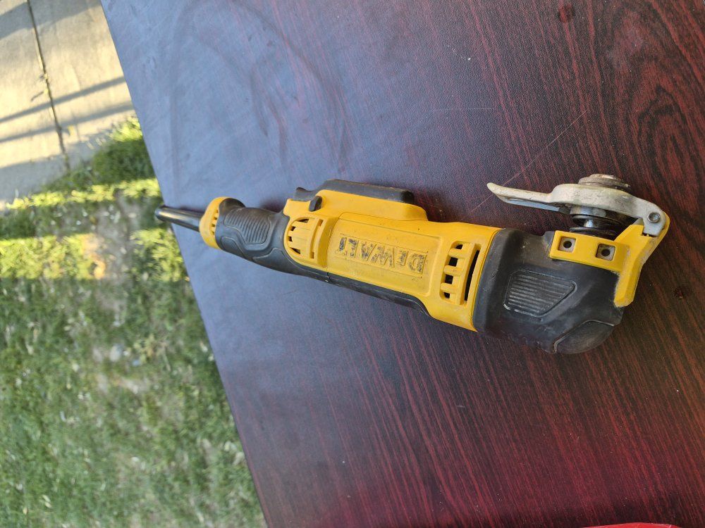 DEWALT DWE315 oscillating multi-tool