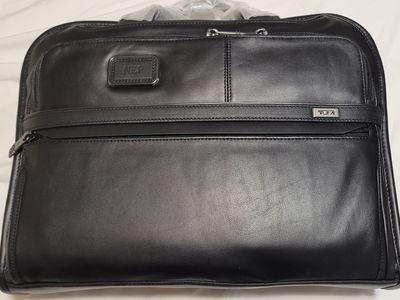 NEW TUMI Alpha 3 Expandable Organizer Laptop Briefcase – Black Leather – Style 117319