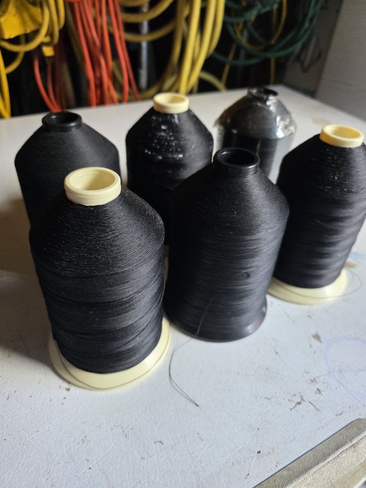 Upholstery thread 1 lb spools