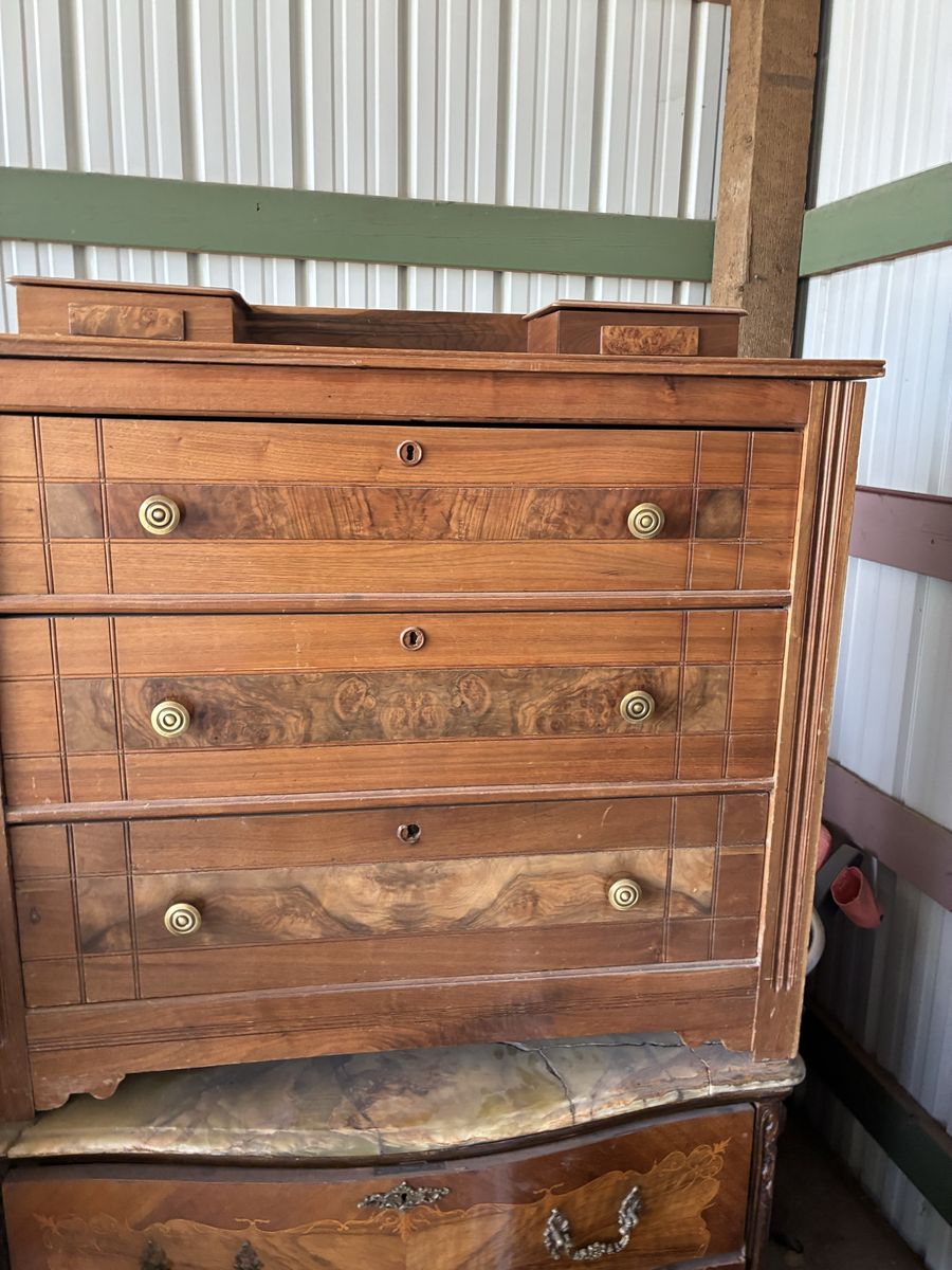 Chest dresser