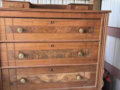 Chest dresser