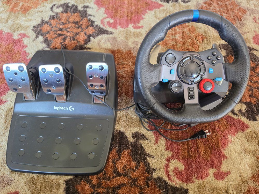 logitech g29 racing wheel and pedals for ps4 ps5