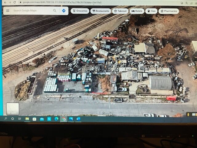 1 acre M2 Commercial Live In , 3 BR 2 Ba,