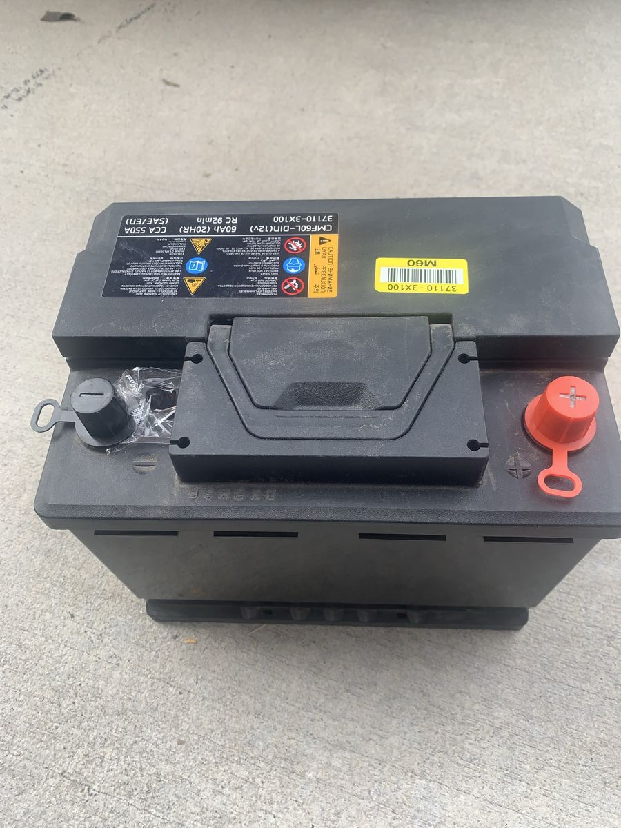Group 47 car battery 12v, perfect condition, 7”-10”-8” 