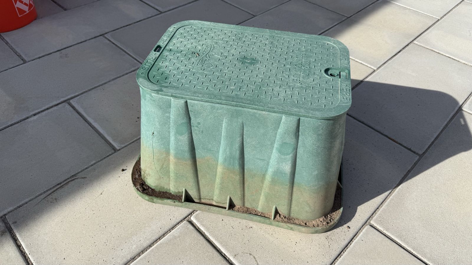 14x19x12 Irrigation Sprinkler Valve Box with Lid (and Extra Lid)