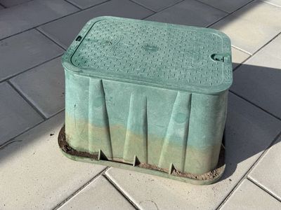 14x19x12 Irrigation Sprinkler Valve Box with Lid (and Extra Lid)