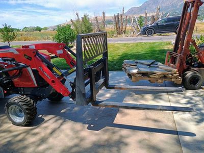 Heavy-Duty Front End Loader Pallet Forks - Universal Fit for Tractors