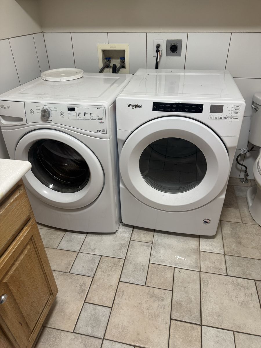 Whirlpool Front Load Washer and Dryer Set White