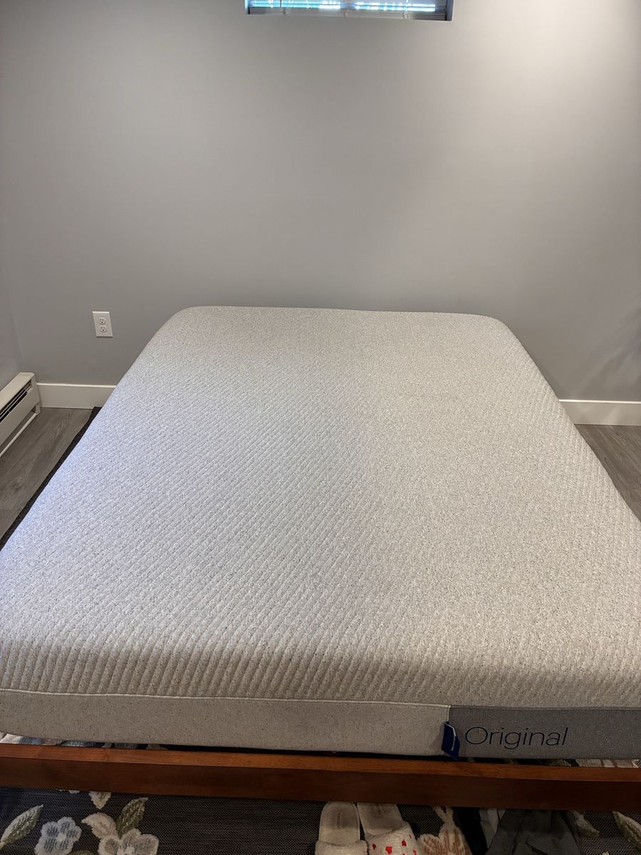 Casper Original Queen Mattress - Excellent Condition, Comfort and Support