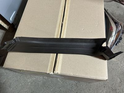 17-25 Audi Q7 RT Lift Gate Trim