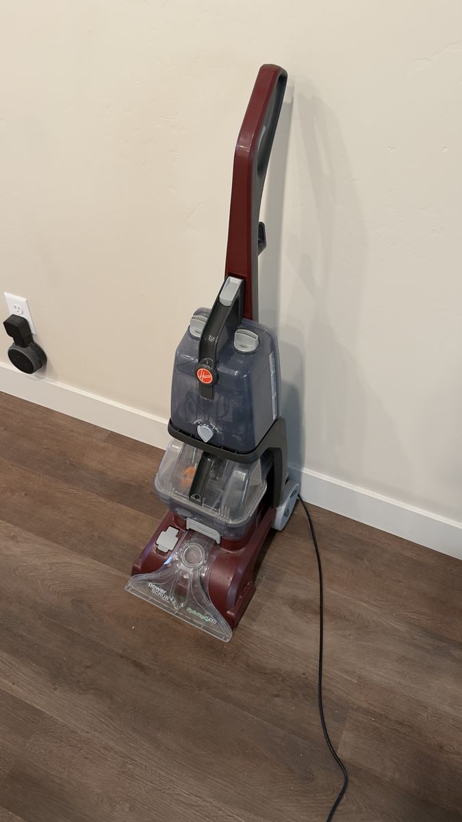 Hoover Power Scrub Elite Pet Carpet Cleaner with HeatForce Technology, Red/Gray