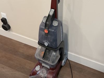 Hoover Power Scrub Elite Pet Carpet Cleaner with HeatForce Technology, Red/Gray