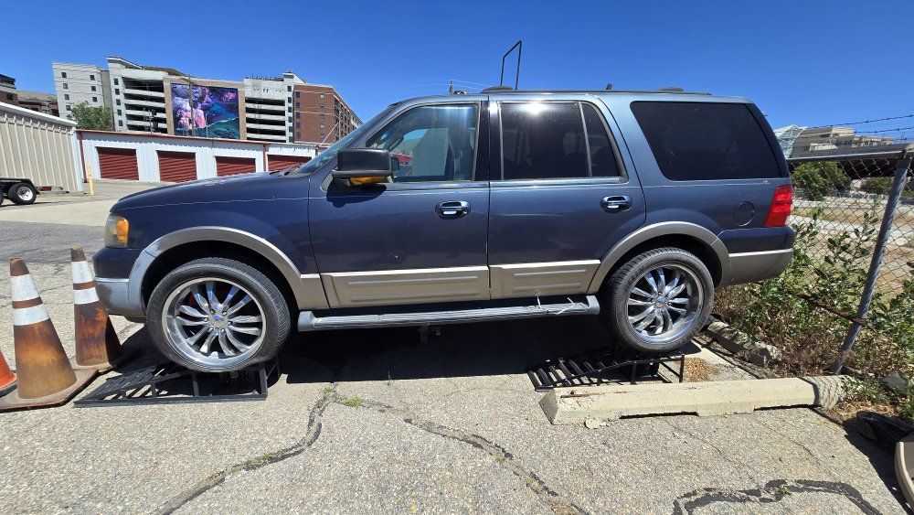 2004 Ford expedition for parts or restoration