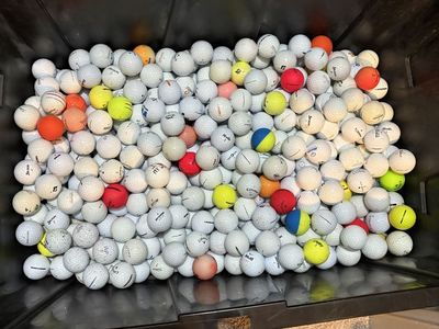 Mixed brand golf balls