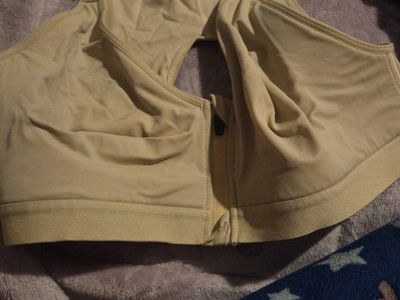 Comfortable Beige 2XL Front-Zip Sports Bra, Unpadded and Like New