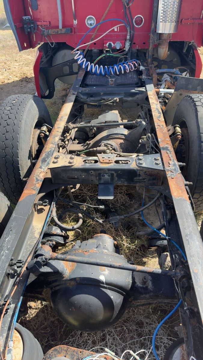 Semi part out 2007 freightliner