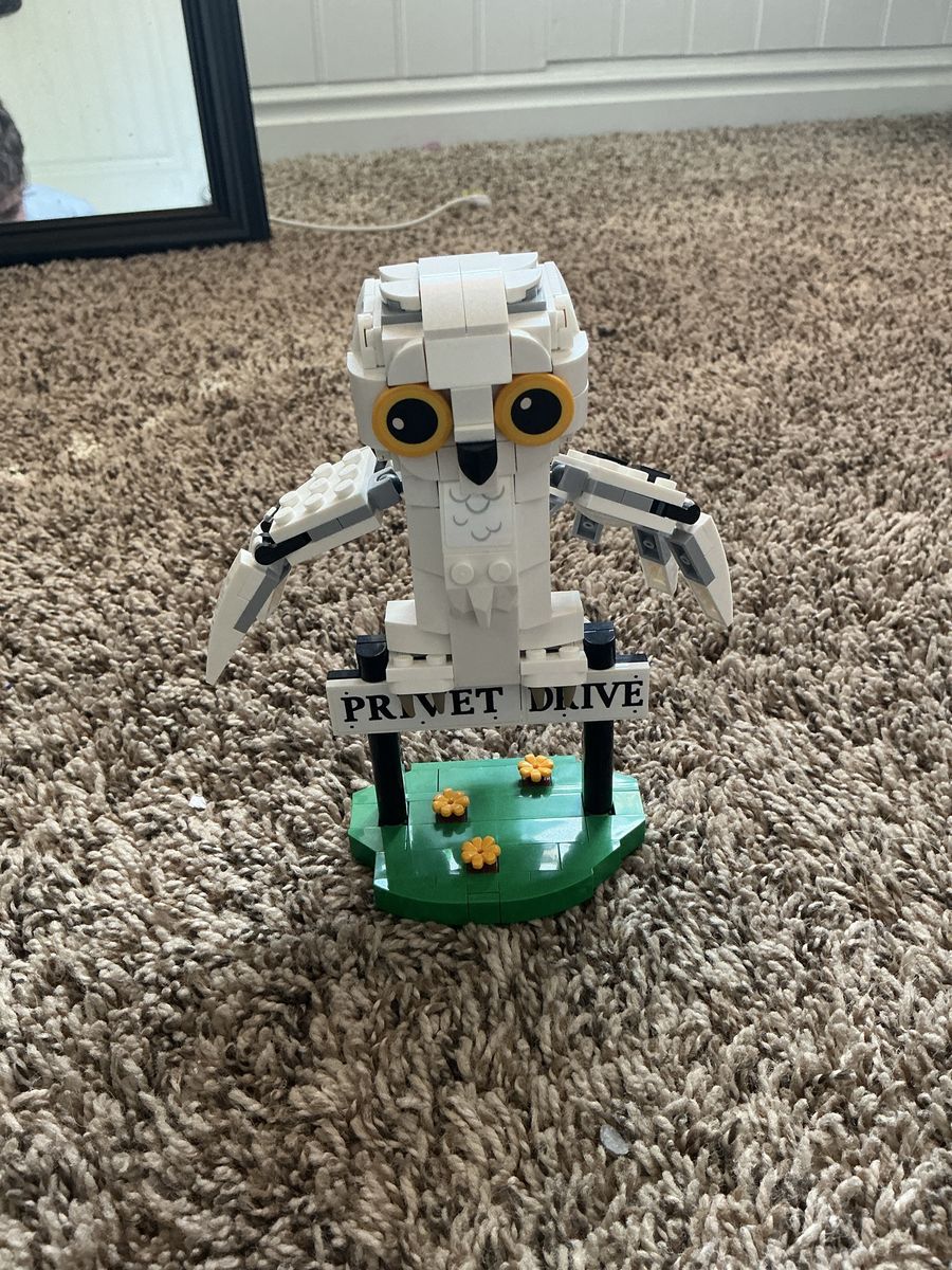 LEGO Harry Potter Hedwig at Privet Drive & Hogwarts Trunk Set - Collectible