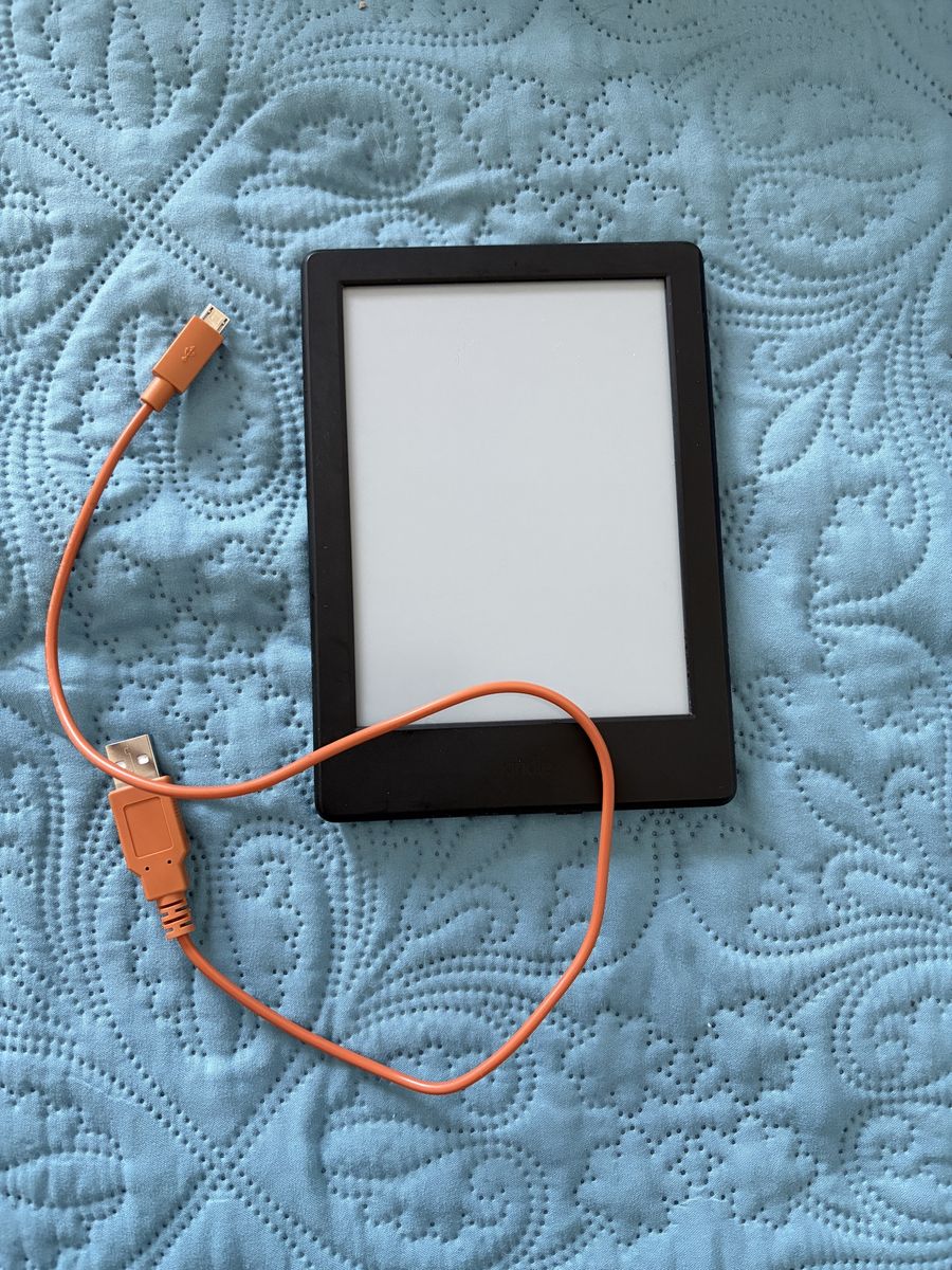 Amazon Kindle 8th Generation E-Reader 4GB Wi-Fi Black with Charging Cable