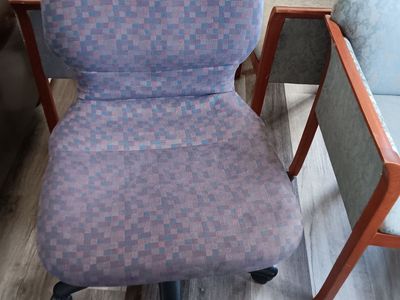 Desk chair
