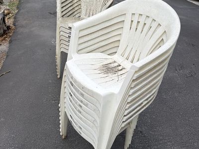 16 White Plastic Chairs