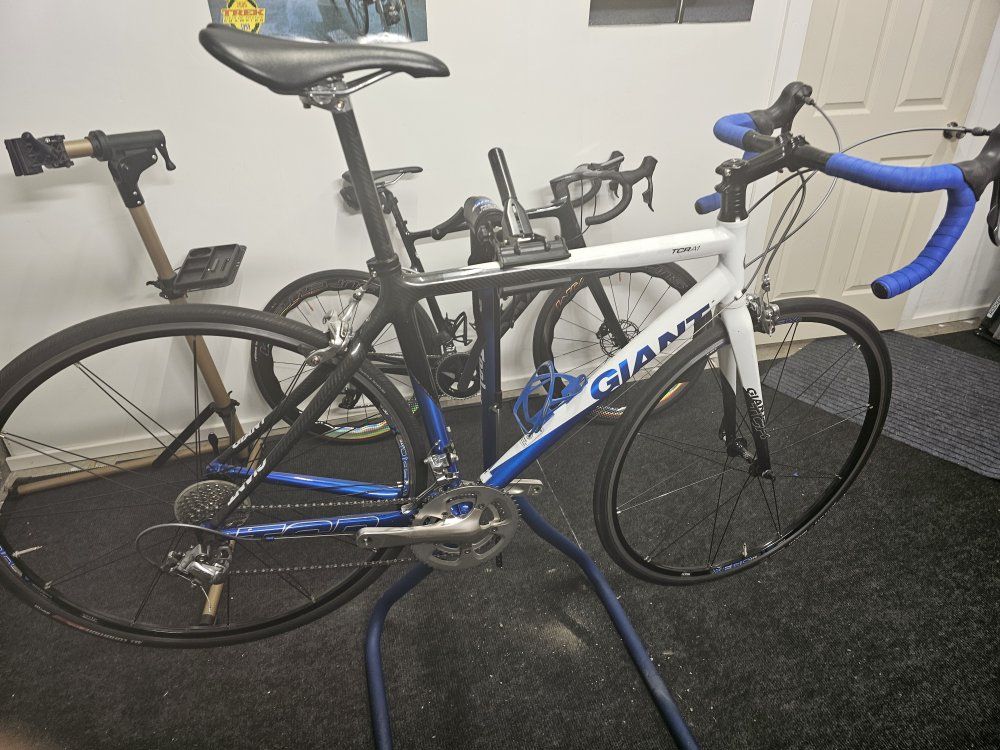 Giant full carbon TCR1 med.