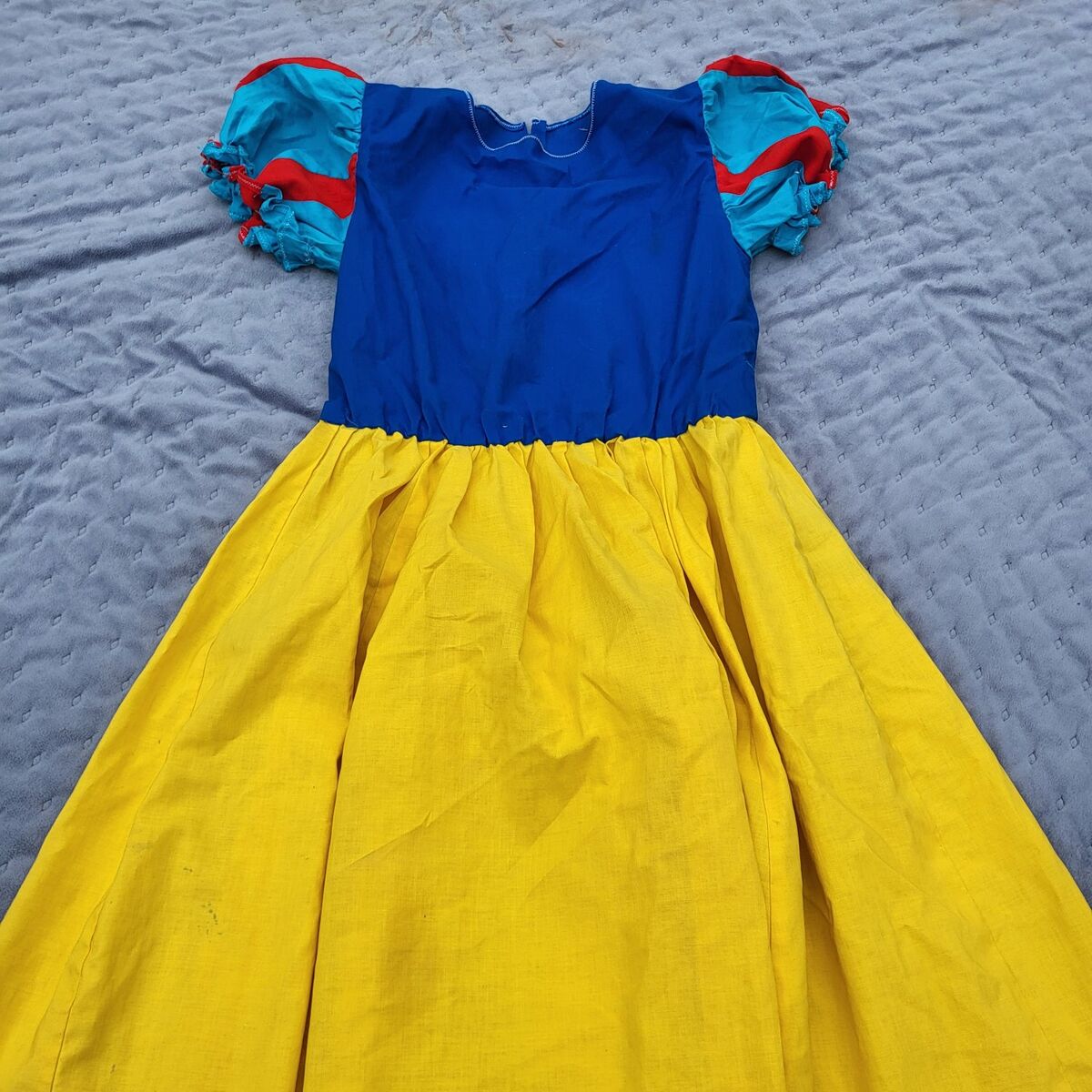 Child size 6/7? Snow White hommade costume