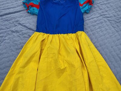 Child size 6/7? Snow White hommade costume