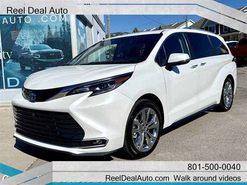 2024 Toyota Sienna Platinum 7-Passenger