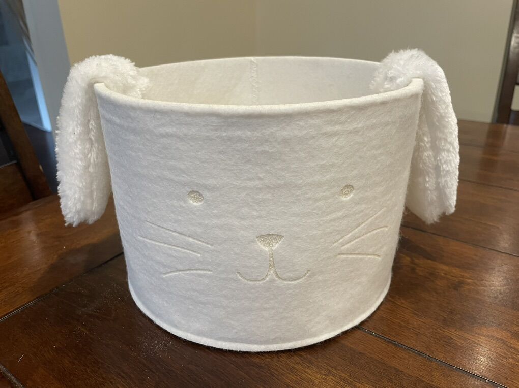 New Felt Basket W/ Bunny Face & Ears