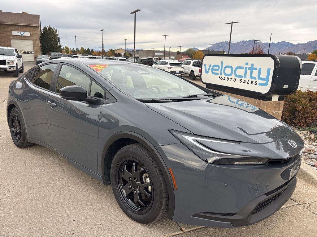 2024 Toyota Prius LE