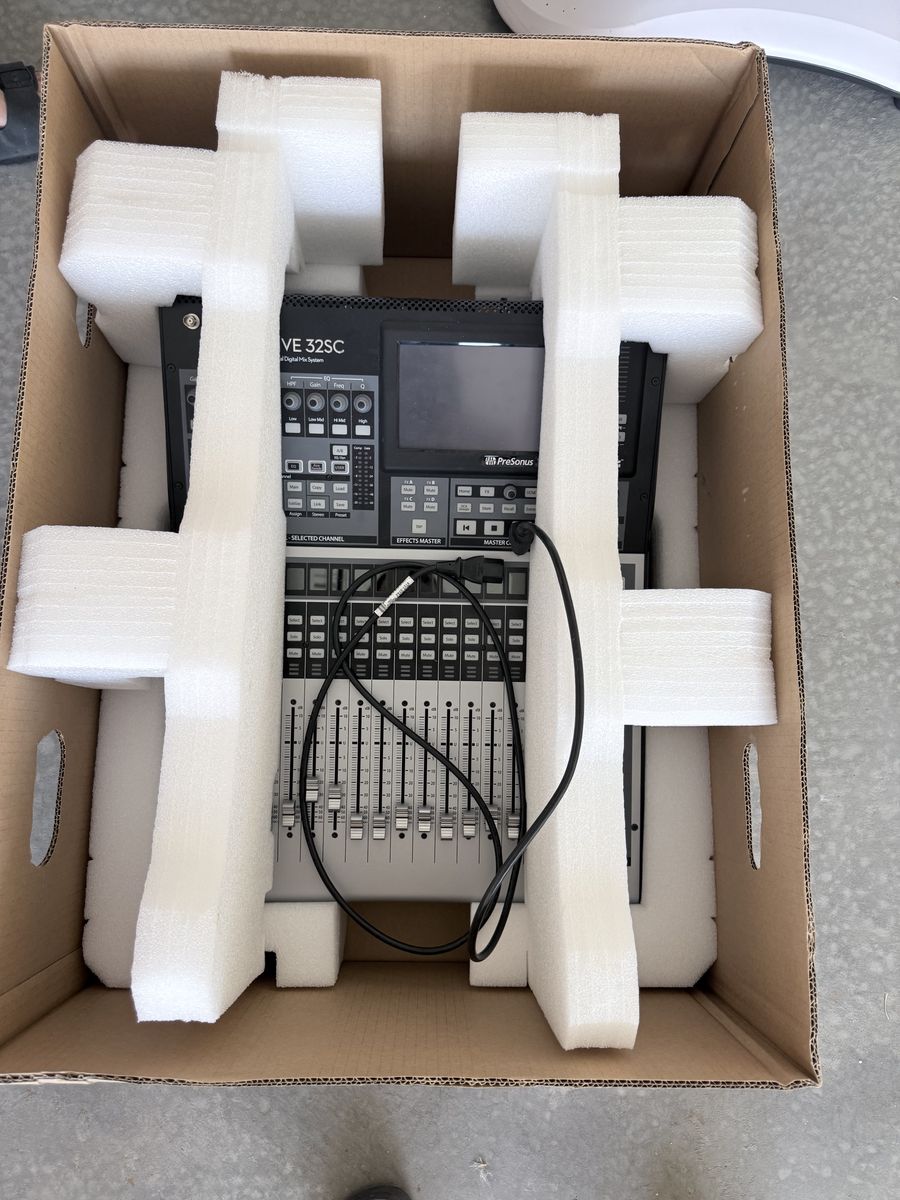 New PreSonus StudioLive 32SC Digital Mixer w/ Original Box