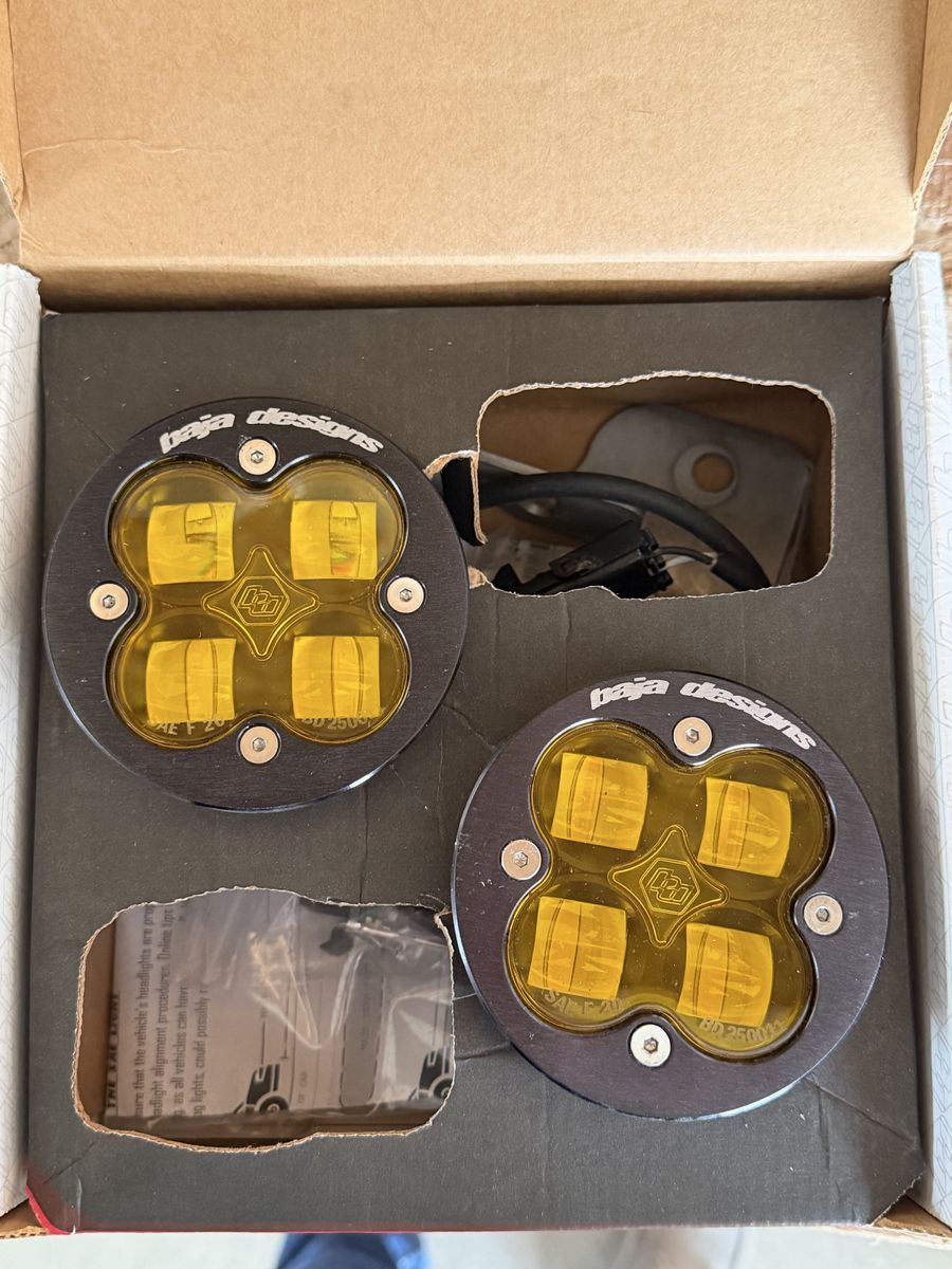 Jeep gladiator JT fog lights