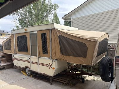 1986 Starcraft StarLite 21SD Pop-Up Camper Tent Trailer