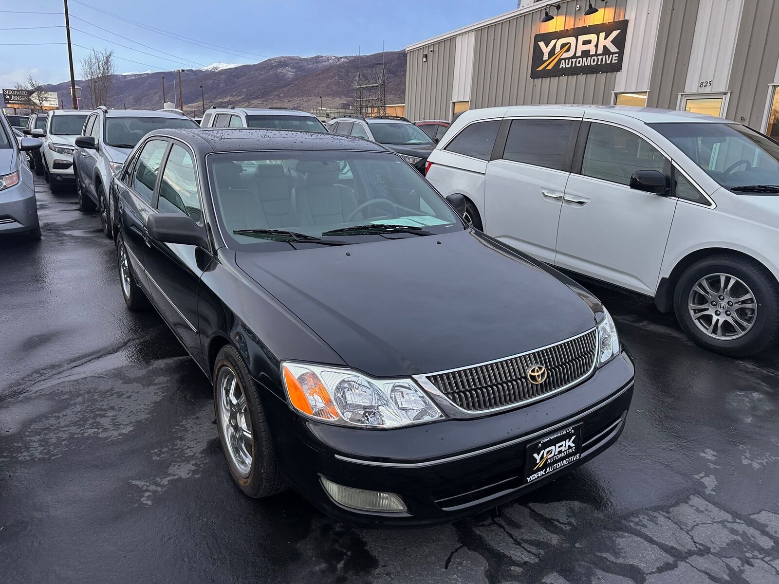 2001 TOYOTA AVALON XLS