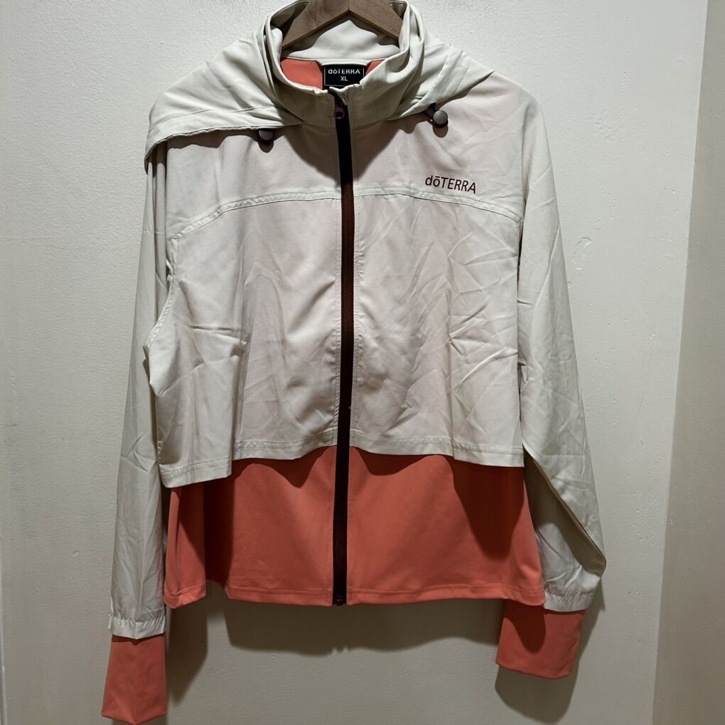 NWT doTERRA Born To Move Hooded Jacket SizeXL