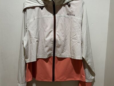 NWT doTERRA Born To Move Hooded Jacket SizeXL