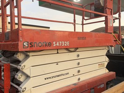 Snorkel S4732E Electric Scissor Lift - works great
