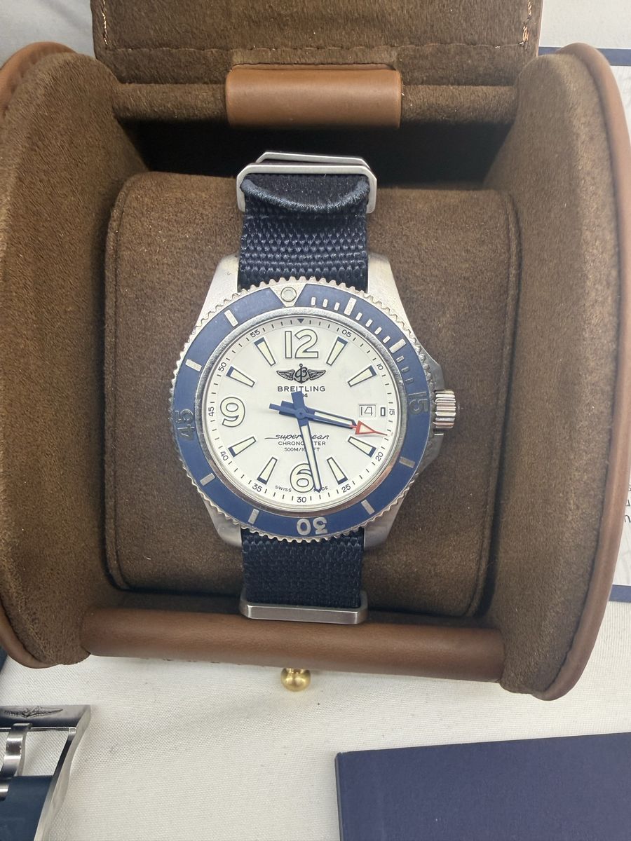 Breitling Superocean Automatic 42mm White Dial / Blue Bezel - Ref. A17366 - Full Kit