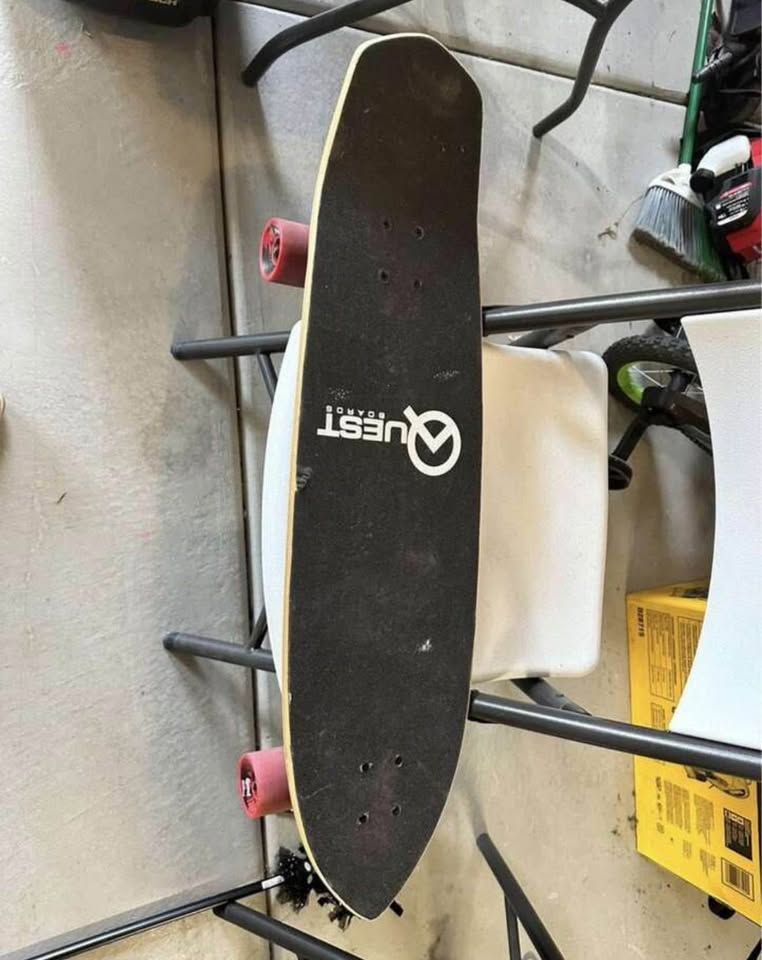 Quest Skateboard — hardly used