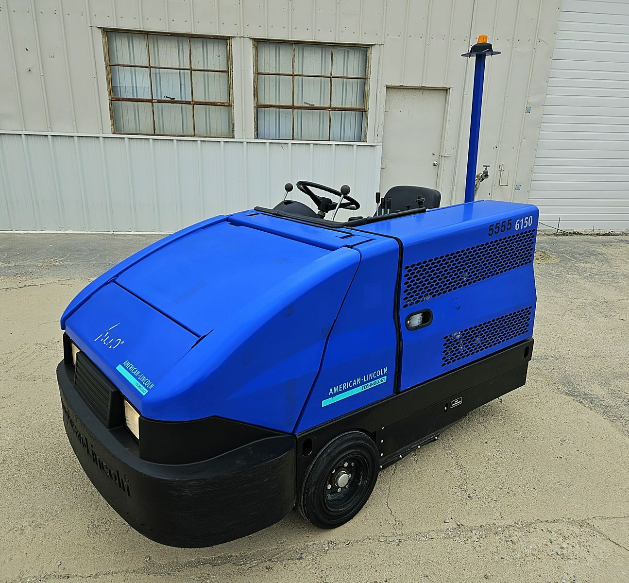 American Lincoln 6150 Riding Lot Sweeper